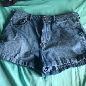 High rise Mom shorts